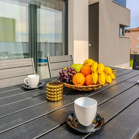 4 Bedroom Awesome In
