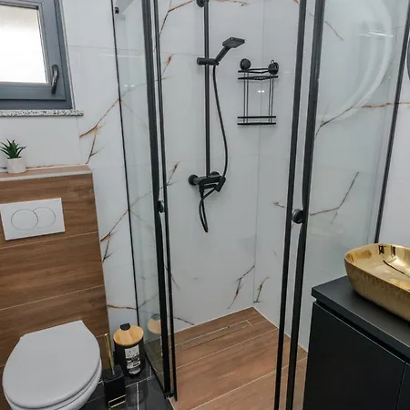 4 Bedroom Awesome In