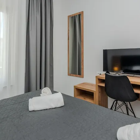 4 Bedroom Awesome In *