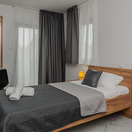 4 Bedroom Awesome In * Posedarje