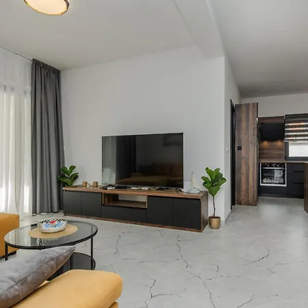 4 Bedroom Awesome In *