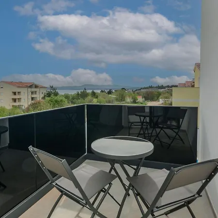 4 Bedroom Awesome In * Posedarje