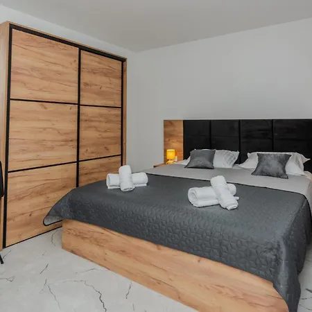 4 Bedroom Awesome In