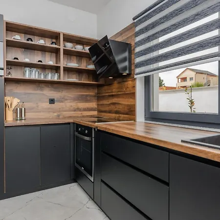 Beautiful In With Kitchen Holiday home